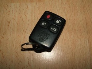 XK8 Parts Review - Programme your Key Fob 