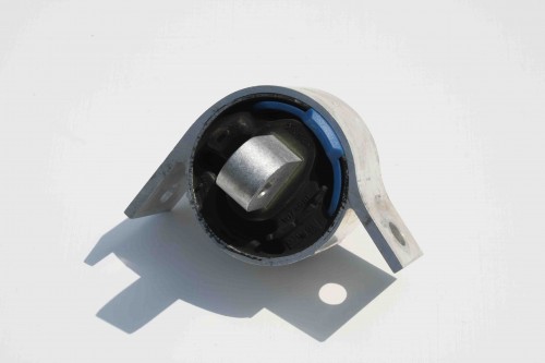 GENUINE JAGUAR NEW XK8 XKR & S-TYPE REAR ENGINE MOUNT XR853854