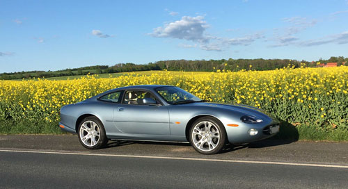 Impressive 4.2 XK8 Coupe